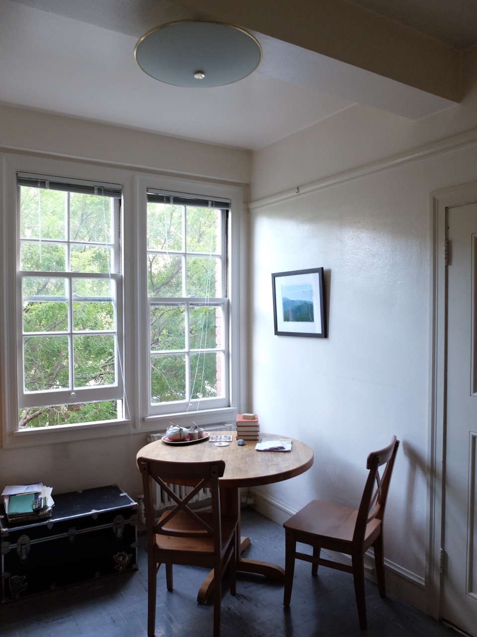 Suite - kitchen table.jpg